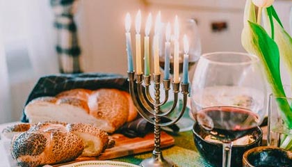 中国香港伴游,定制QQ:3494206190微信:act1322